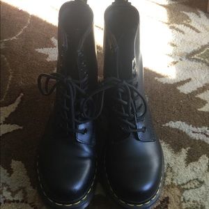 8 Eye Dr. Marten Boots